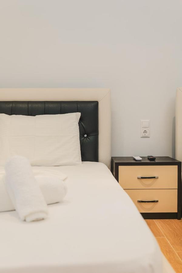 Fori'S Rooms Himare Ngoại thất bức ảnh