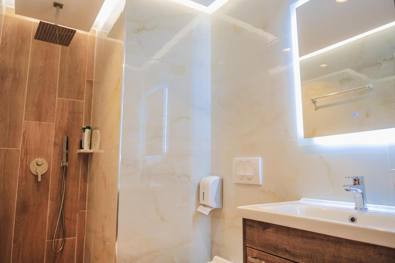 Fori'S Rooms Himare Ngoại thất bức ảnh