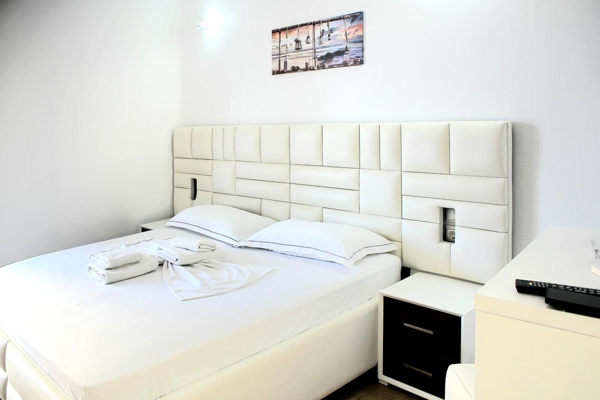 Fori'S Rooms Himare Ngoại thất bức ảnh