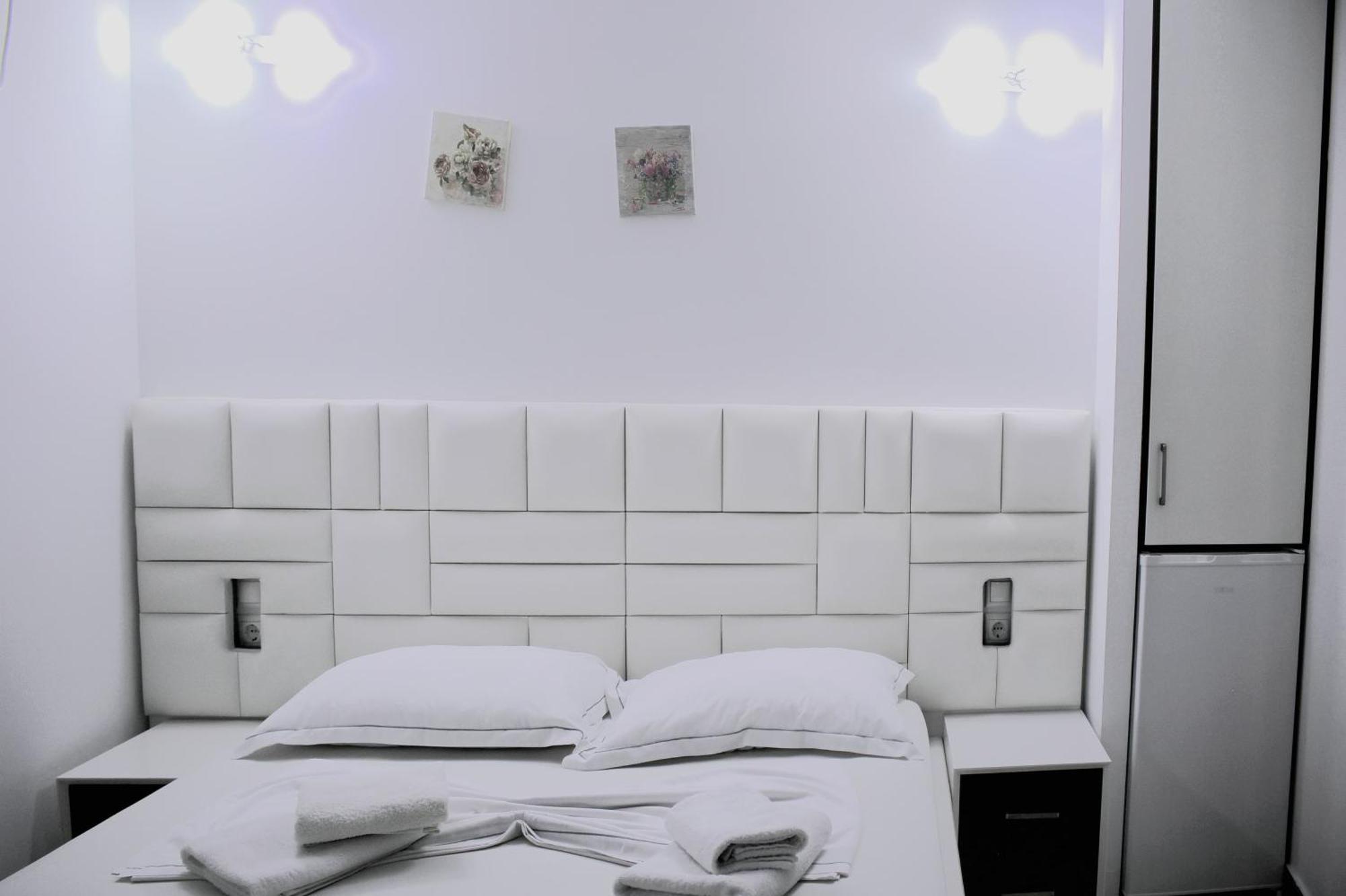 Fori'S Rooms Himare Ngoại thất bức ảnh